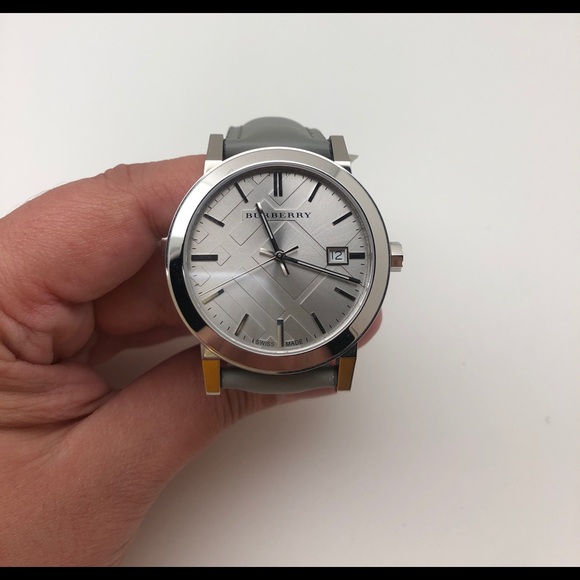 Burberry watch - Picture 2 of 5